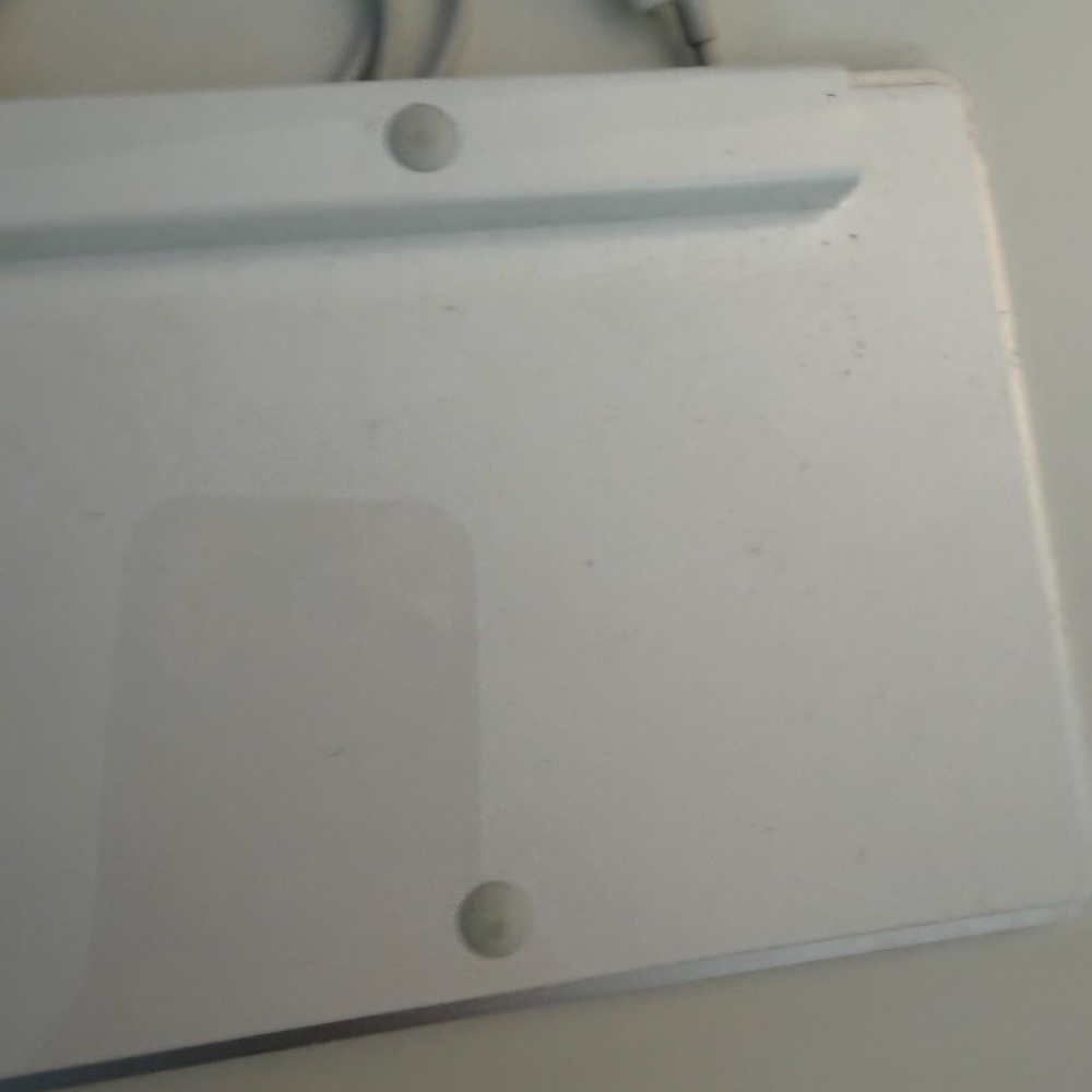 Apple Wired Keyboard with Numeric Keypad Compatible - Picture 4 of 9
